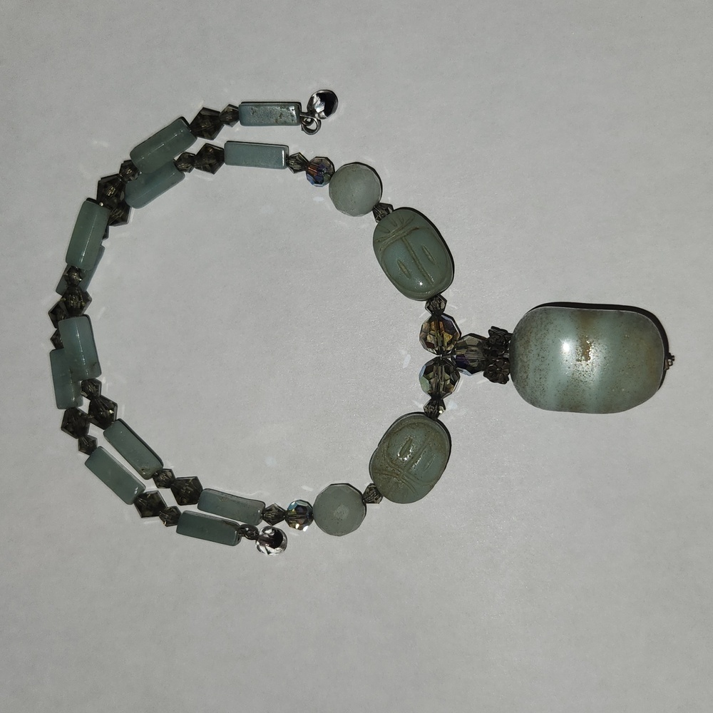Scarab stone memory‎ wire choker